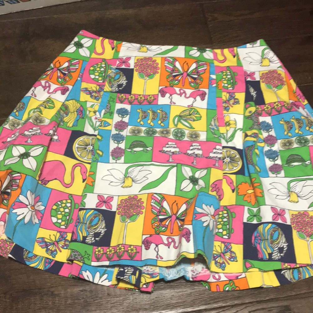 Super unique Lilly Pulitzer patterned skort size 6